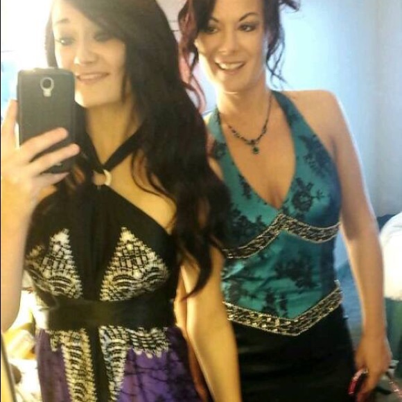 Meet your Poshers, Alyssa and Jacki! - Picture 5 of 7